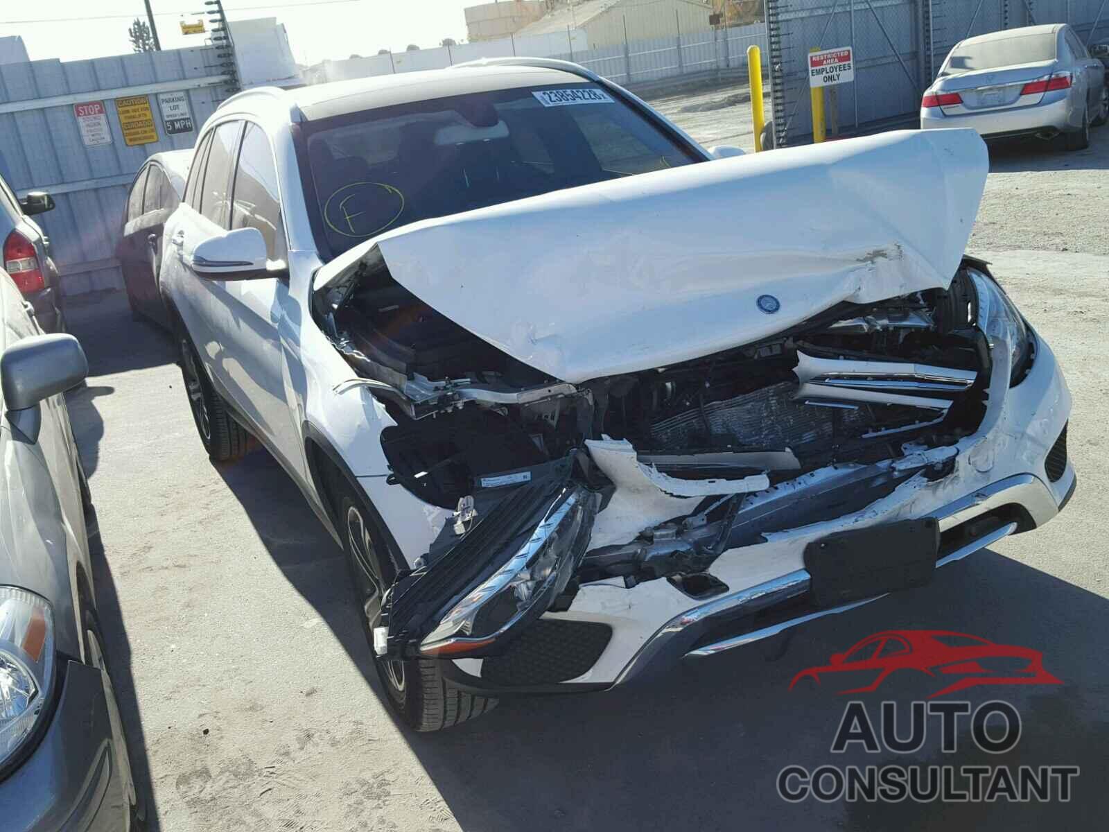 MERCEDES-BENZ GLC300 2016 - WDC0G4JB0GF075799