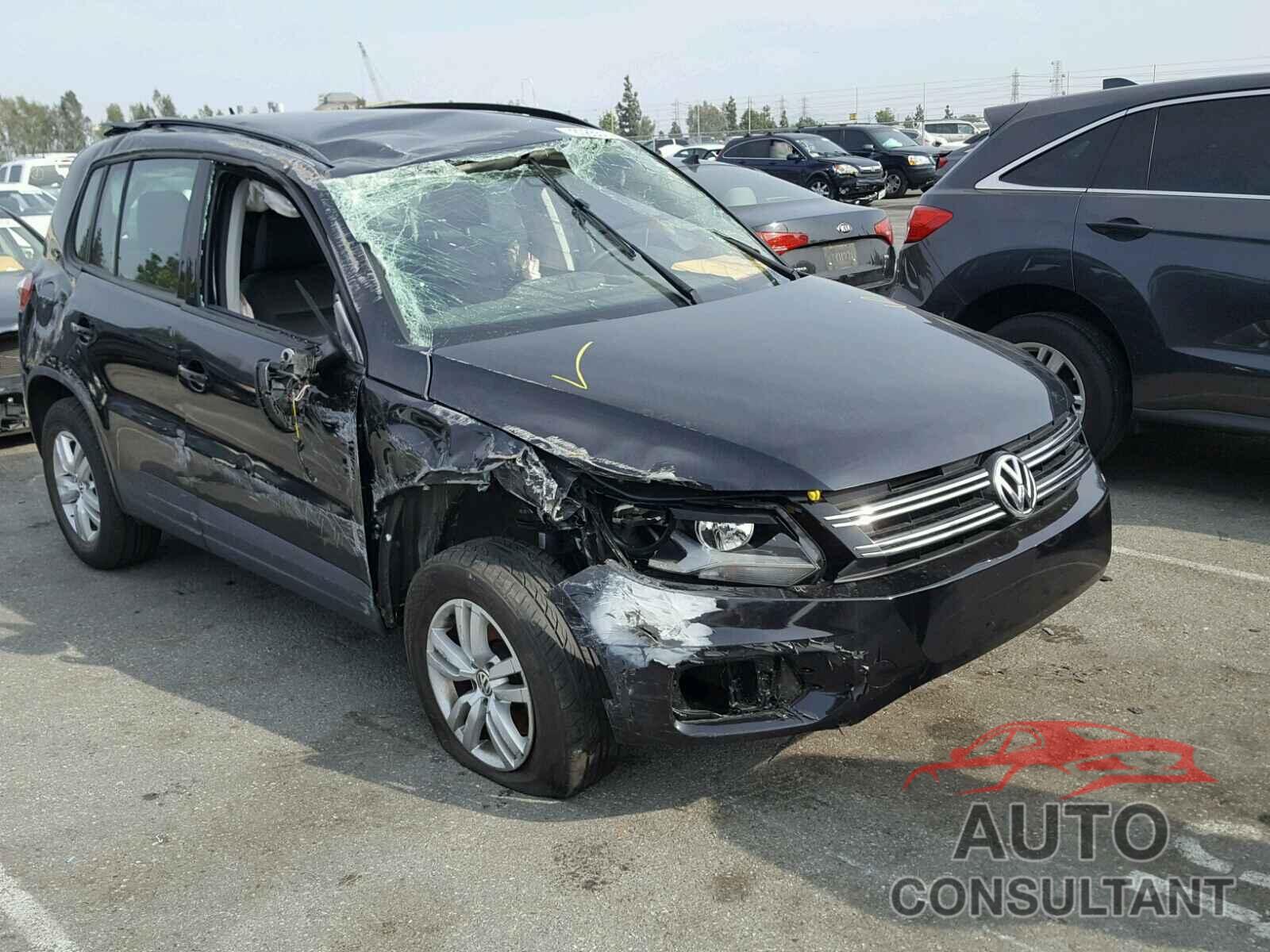 VOLKSWAGEN TIGUAN 2016 - WVGAV7AX8GW600326