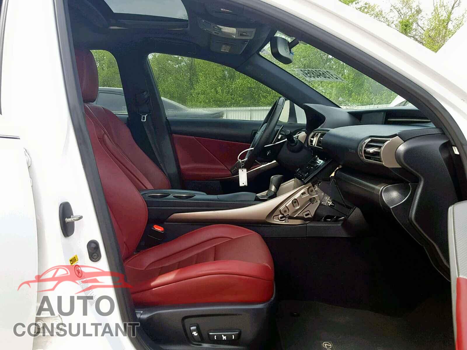 LEXUS IS 2014 - JTHBE1D20E5011858