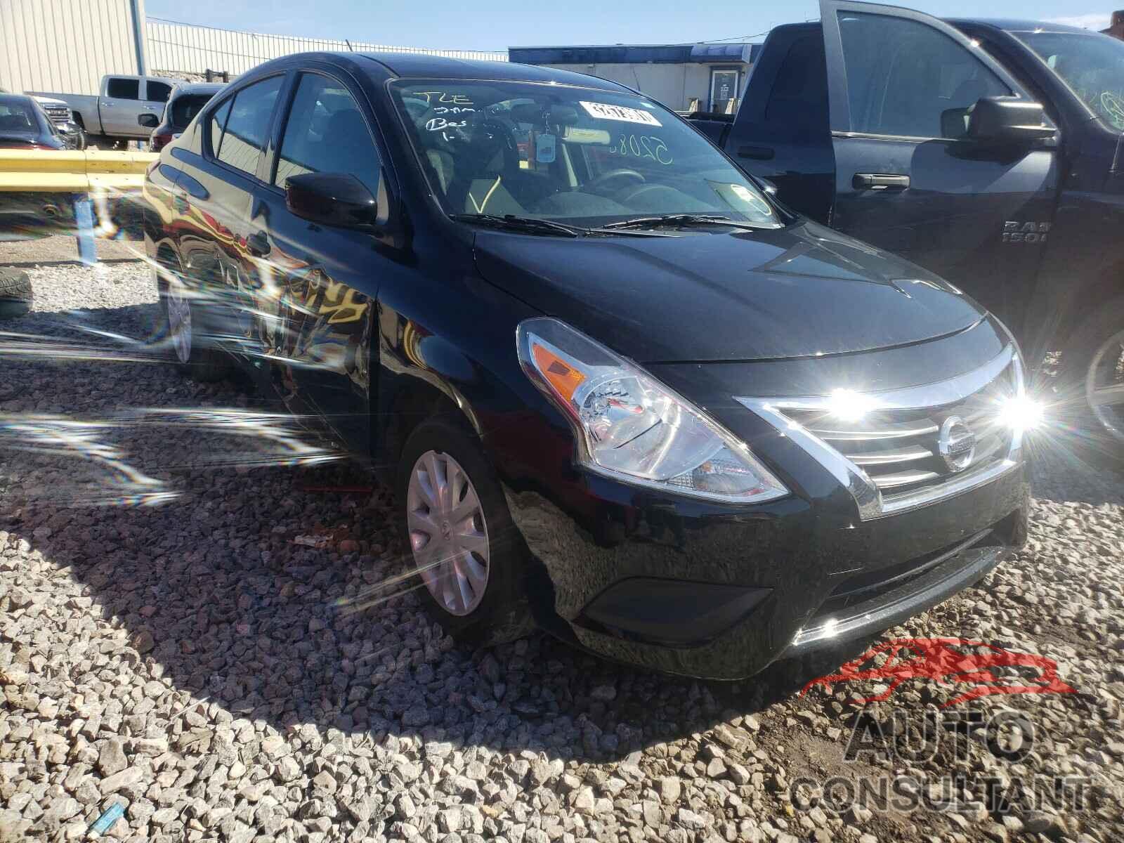 NISSAN VERSA 2018 - 4T1G11AK4LU369972