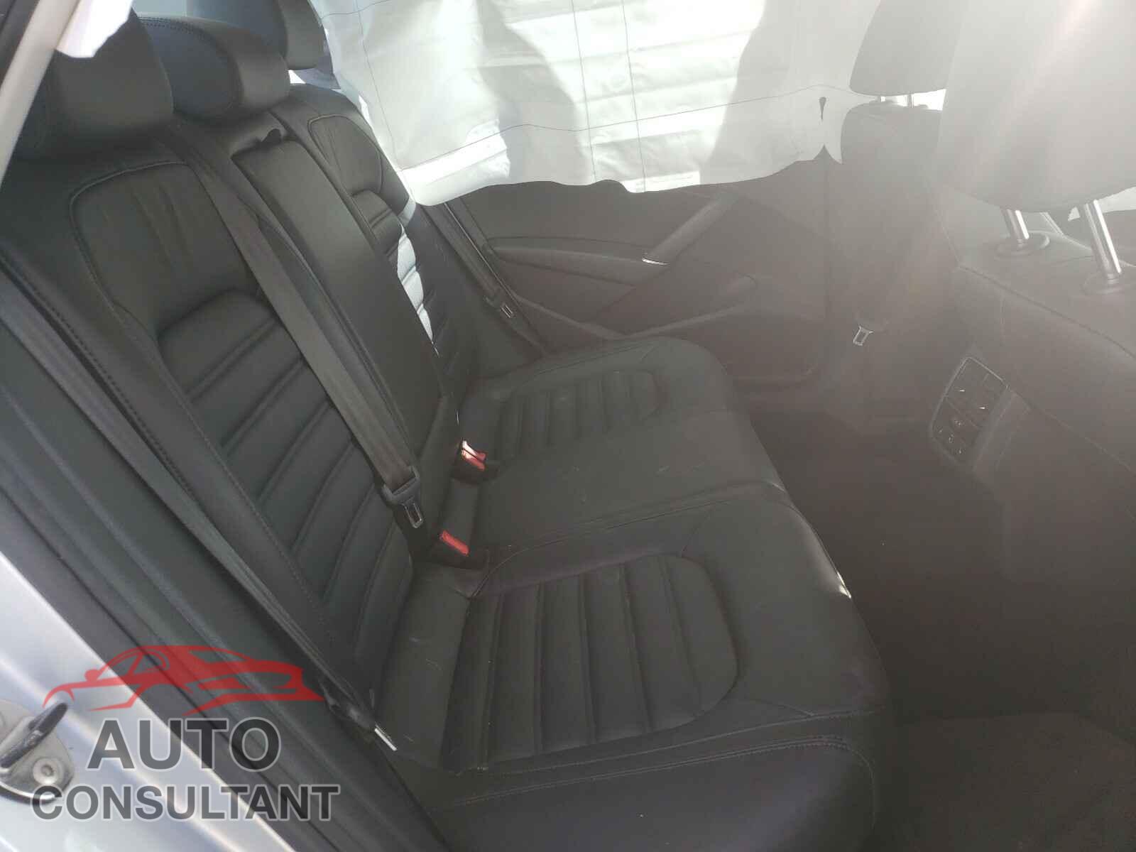 VOLKSWAGEN PASSAT 2017 - 1VWCT7A39HC080010
