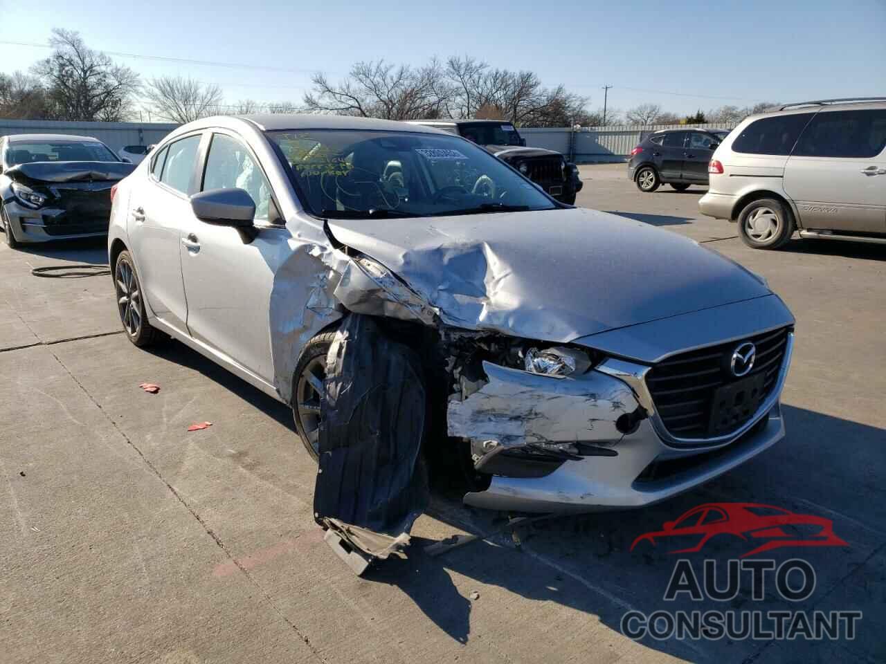 MAZDA 3 2018 - 3MZBN1V35JM178985