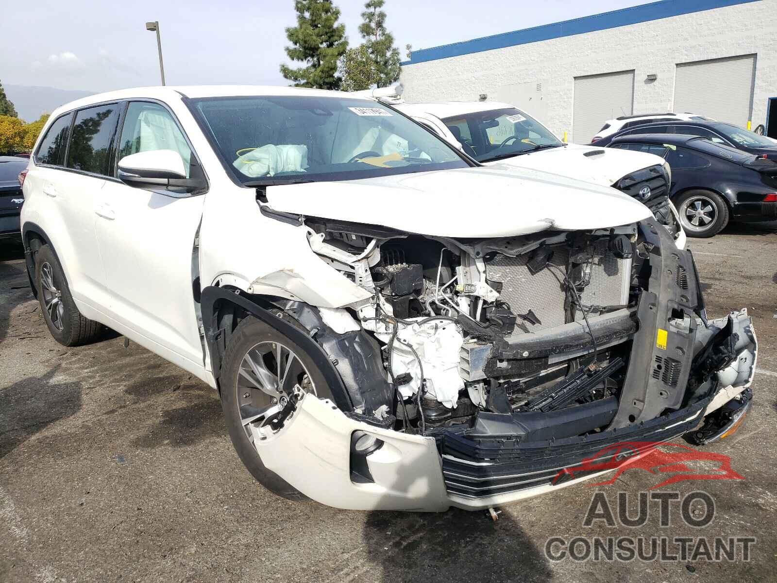 TOYOTA HIGHLANDER 2018 - 5TDBZRFH3JS809460
