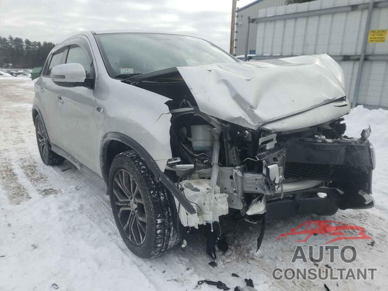 MITSUBISHI OUTLANDER 2018 - JA4AR3AU6JU021291