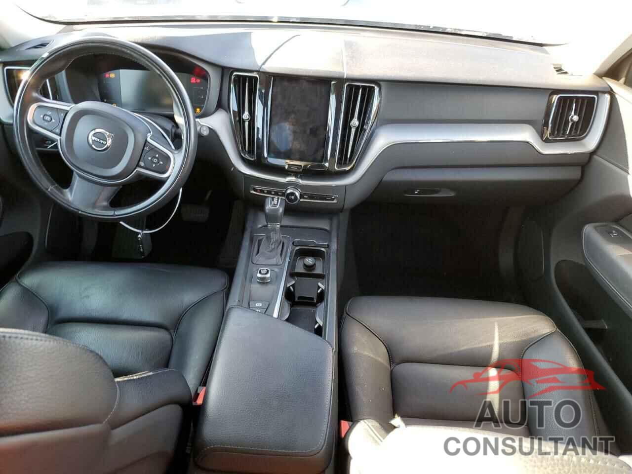 VOLVO XC60 2018 - YV4102RK3J1025407