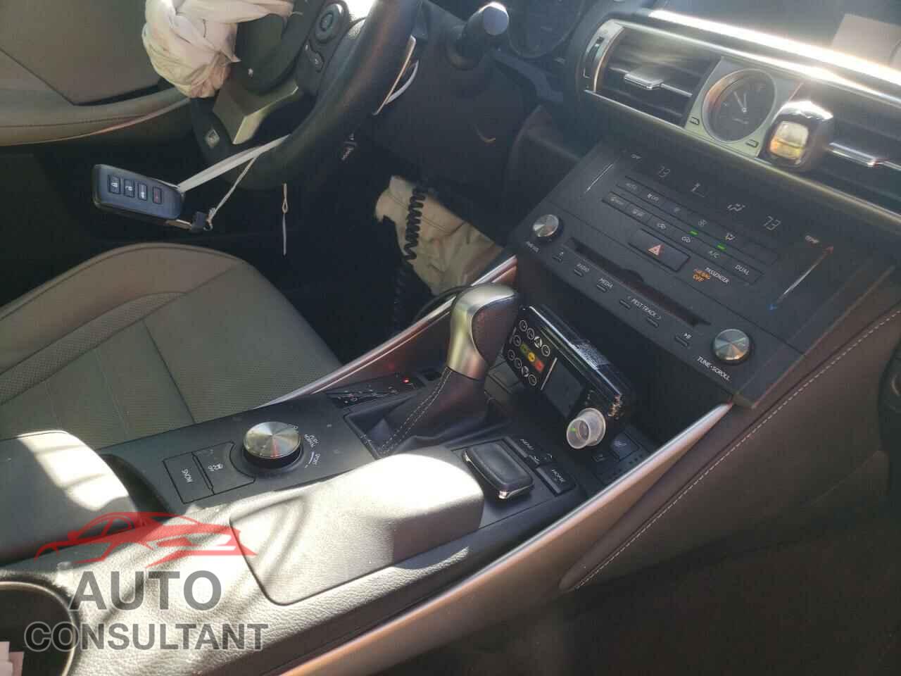 LEXUS IS 2016 - JTHBA1D22G5001699