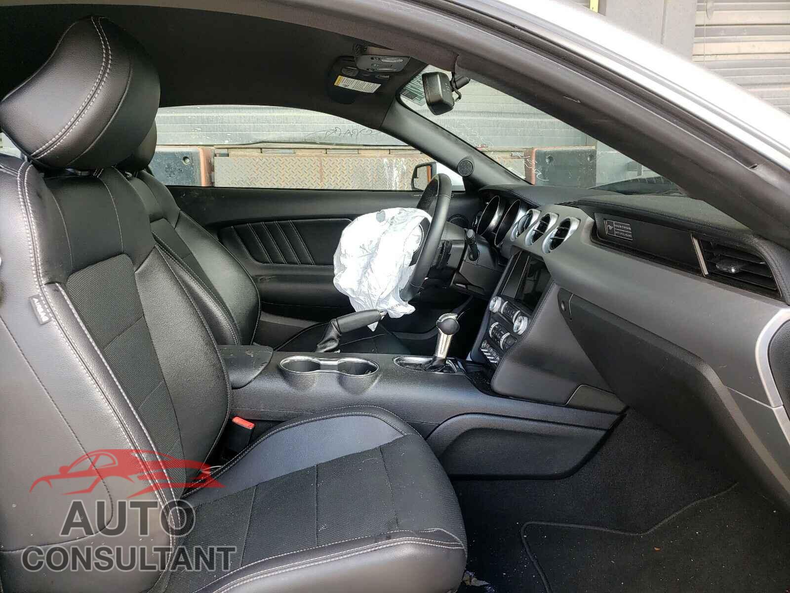 FORD MUSTANG 2020 - 1FA6P8THXL5134887