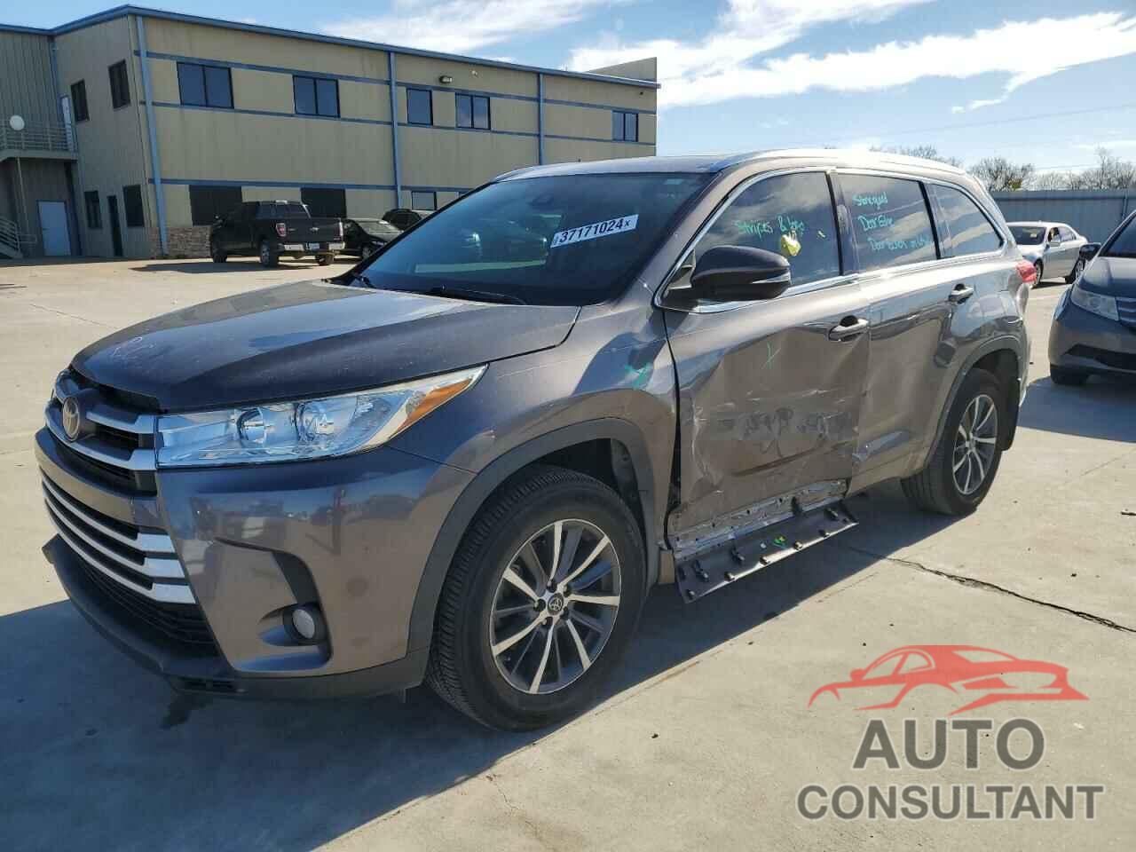 TOYOTA HIGHLANDER 2018 - 5TDKZRFH0JS531505