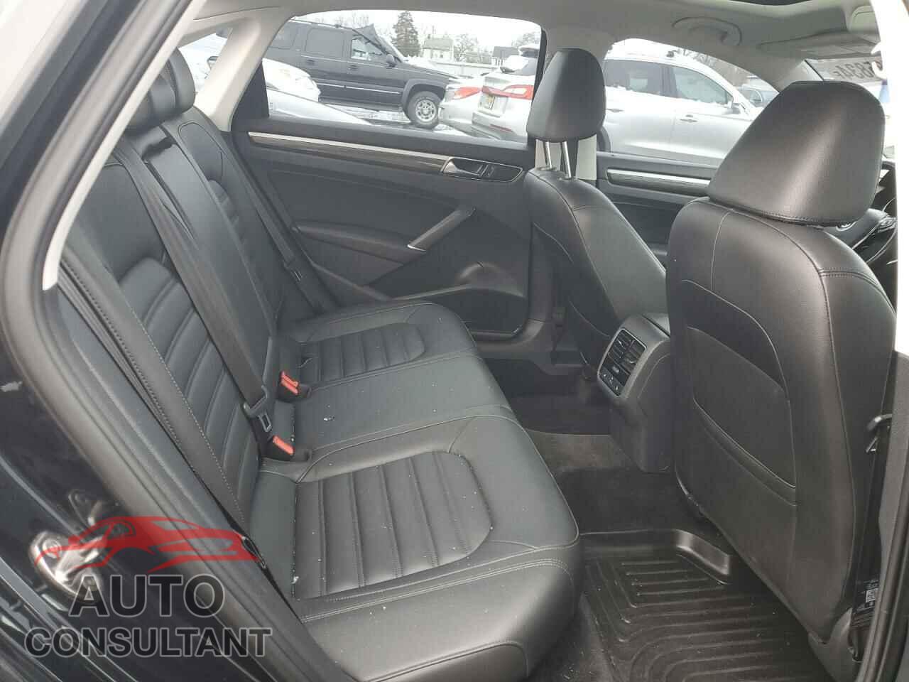 VOLKSWAGEN PASSAT 2017 - 1VWCT7A31HC056431