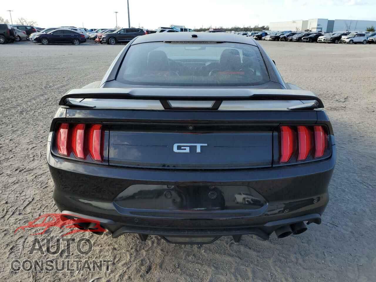 FORD MUSTANG 2020 - 1FA6P8CF8L5111445