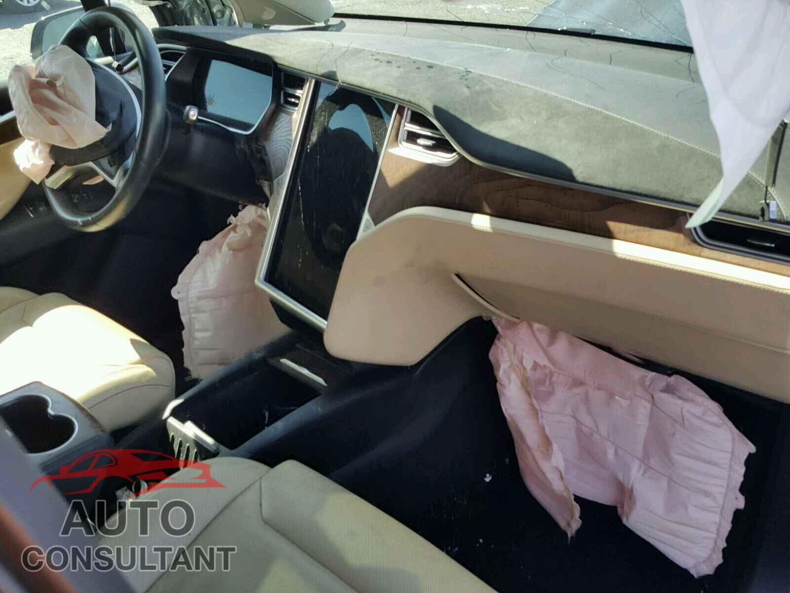 TESLA MODEL X 2016 - 5YJXCBE22GF031466
