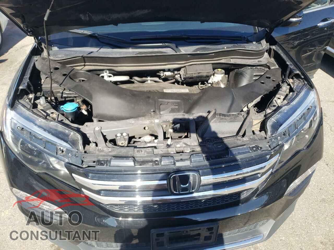 HONDA PILOT 2017 - 5FNYF6H9XHB096451