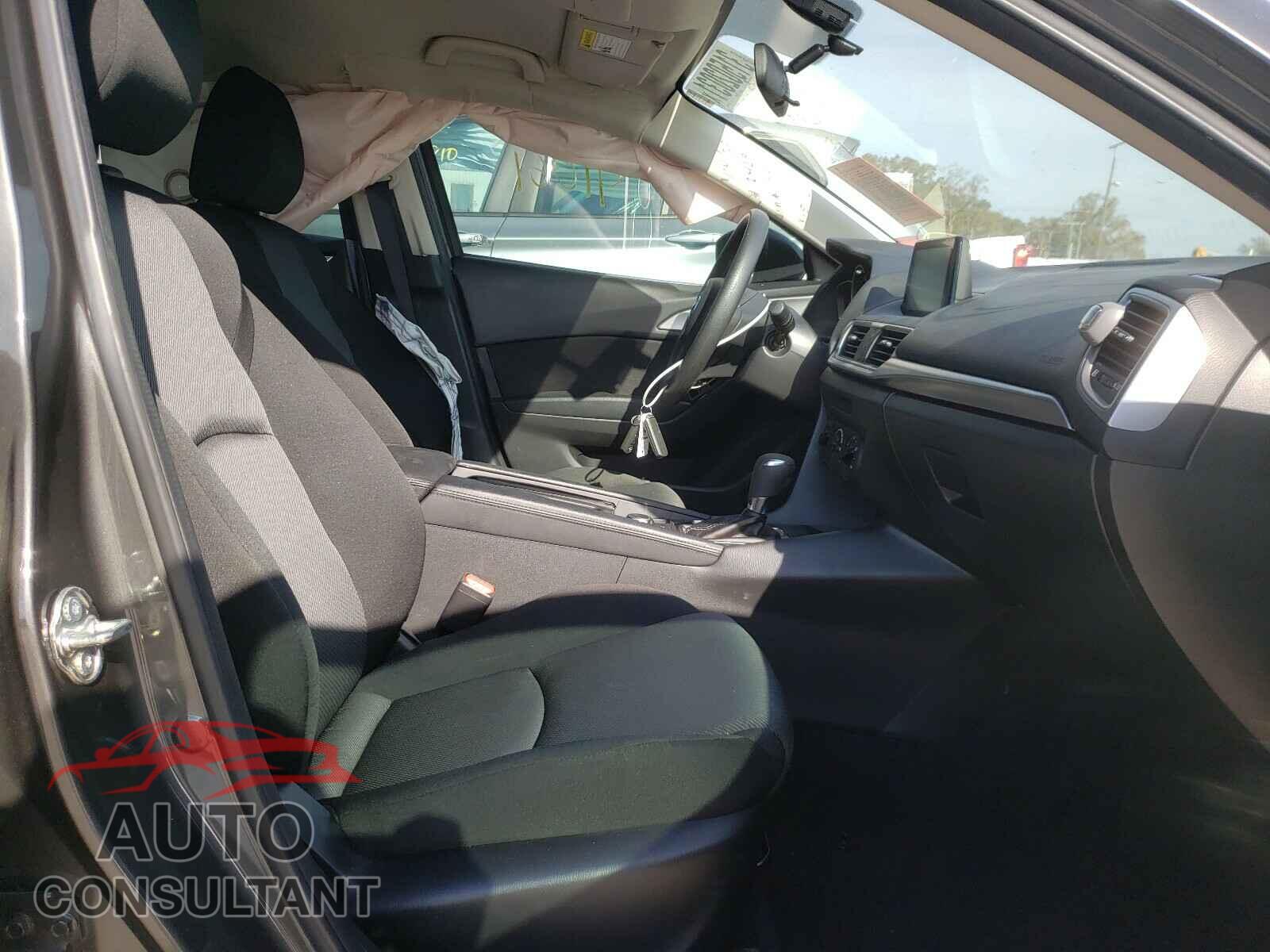 MAZDA 3 2017 - JM1BN1K79H1143545