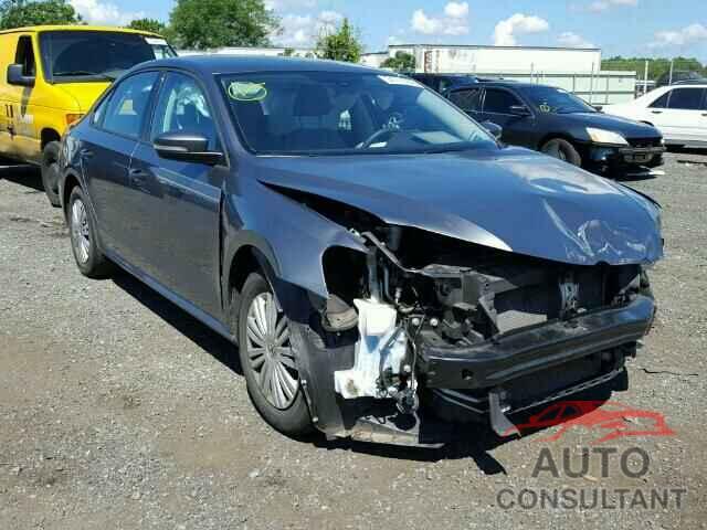 VOLKSWAGEN PASSAT 2015 - 1VWAT7A34FC019569