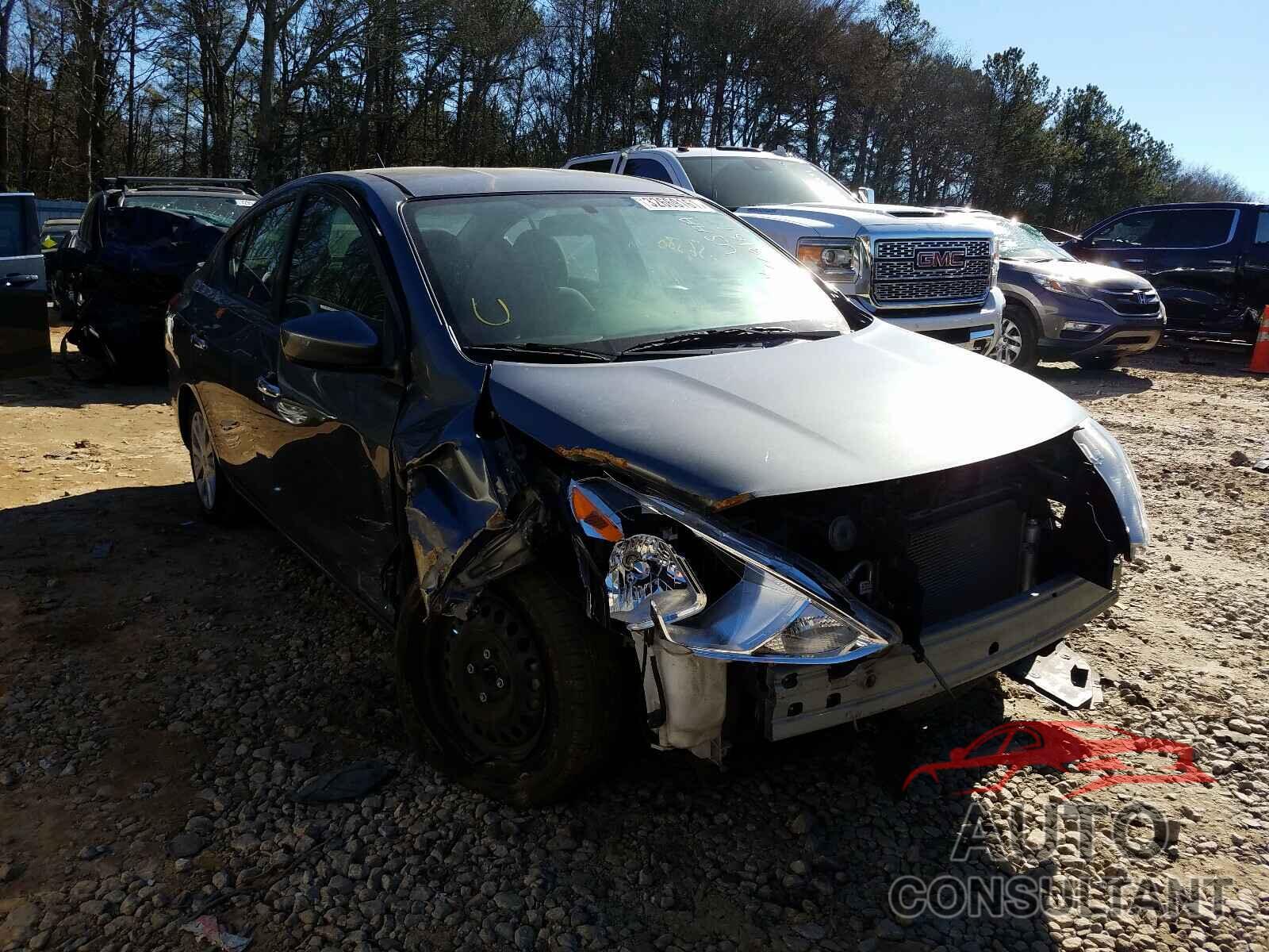 NISSAN VERSA 2018 - 3N1CN7AP3JL823354