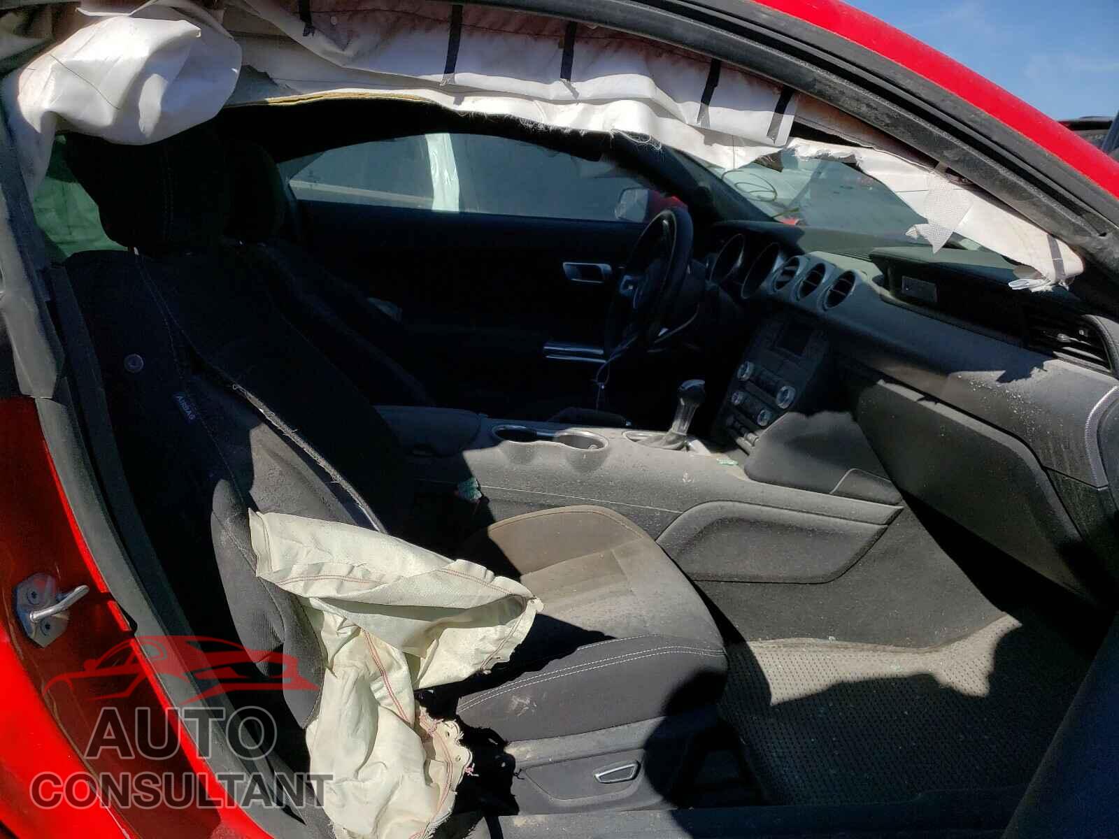 FORD MUSTANG 2019 - 1FA6P8CF3K5201651