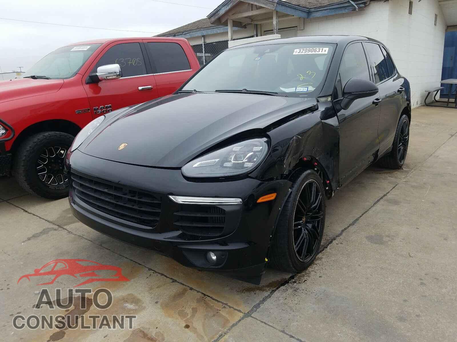 PORSCHE CAYENNE 2018 - WP1AB2A27JLA61094