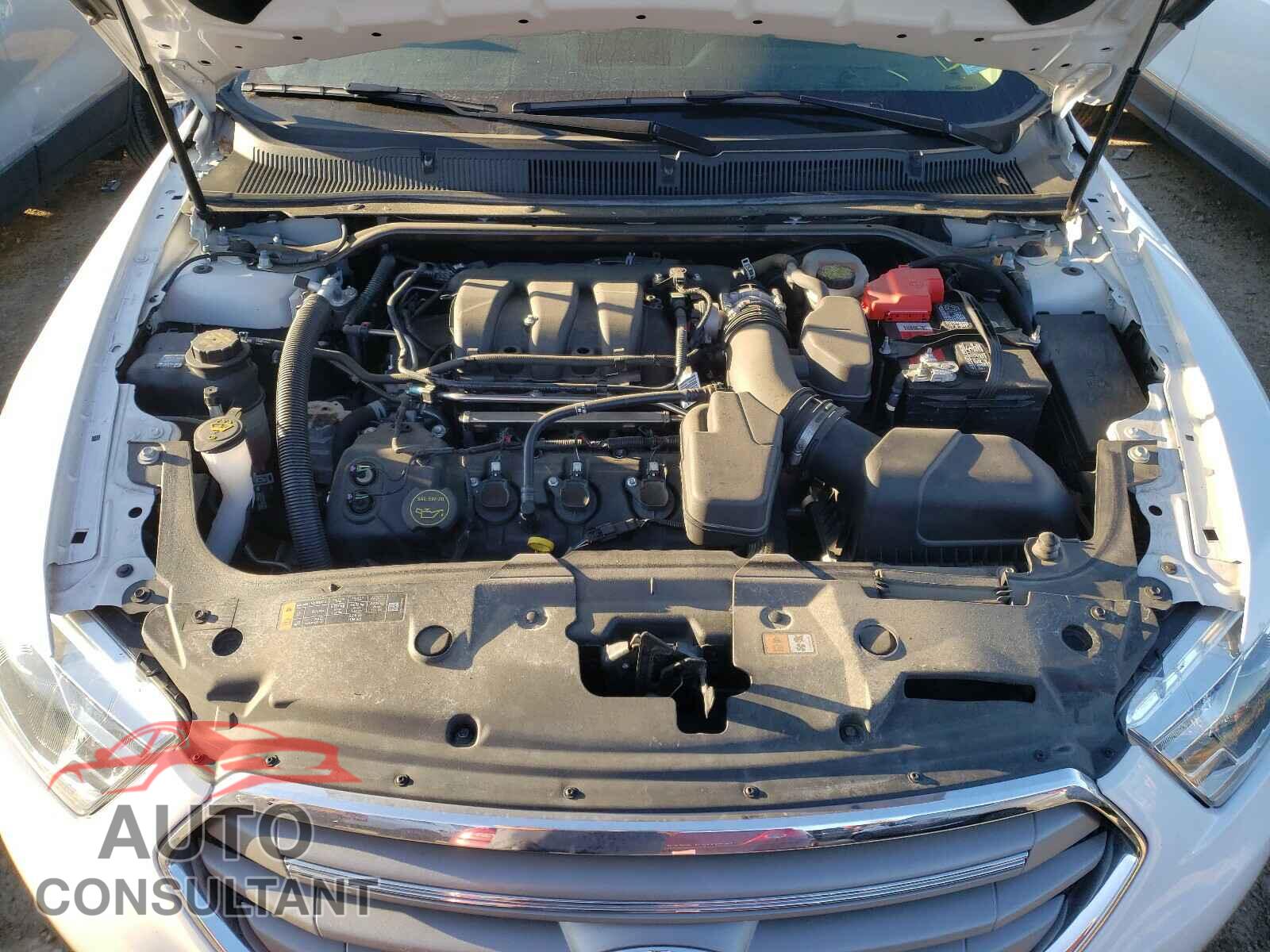 FORD TAURUS 2018 - 1FAHP2E87JG113158