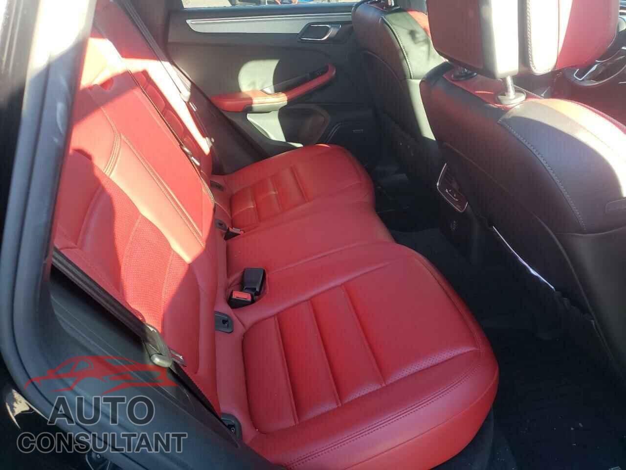 PORSCHE MACAN 2017 - WP1AG2A59HLB56570