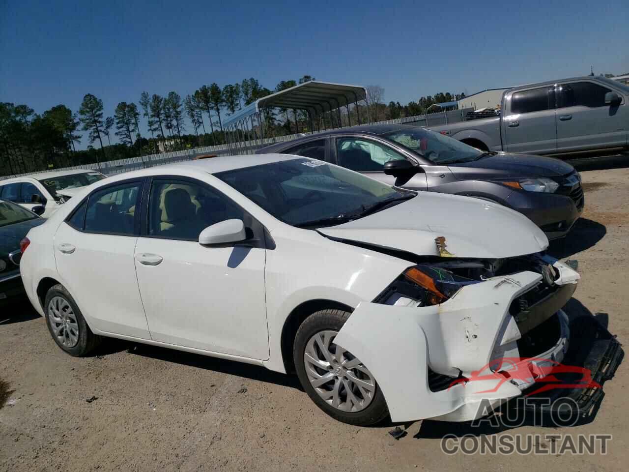 TOYOTA COROLLA 2018 - 5YFBURHE9JP747248