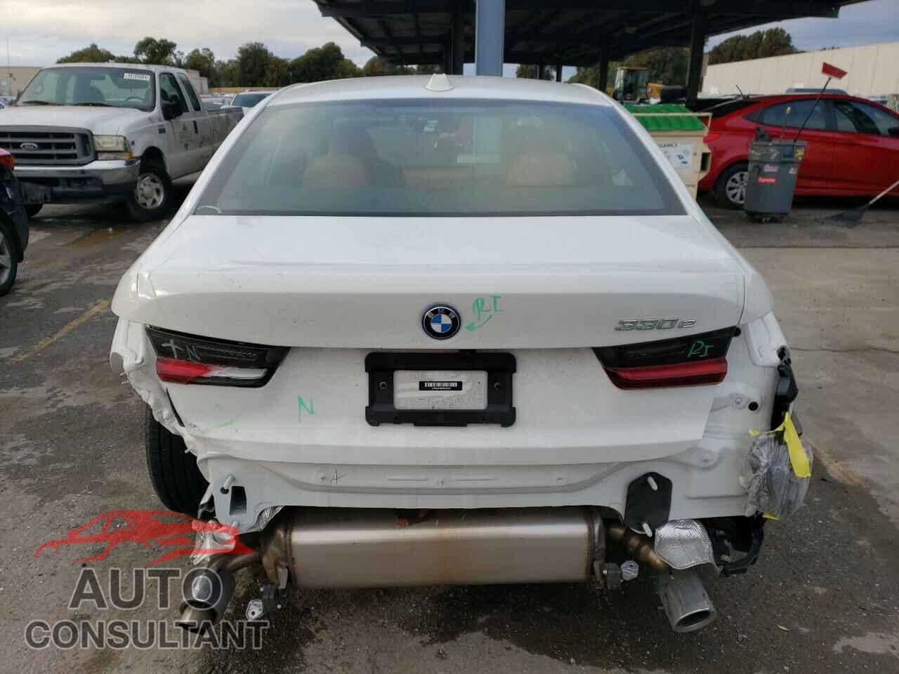 BMW 3 SERIES 2023 - 3MW39FF0XP8D00672