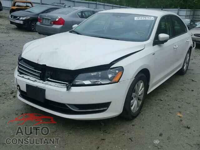 VOLKSWAGEN PASSAT 2015 - 1VWAT7A35FC047560