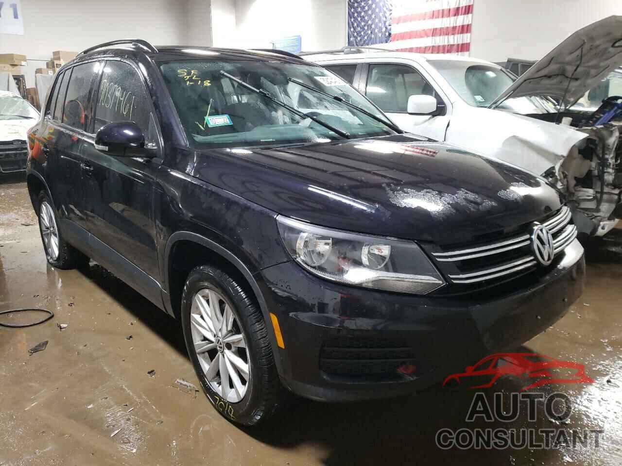 VOLKSWAGEN TIGUAN 2017 - WVGAV7AX5HK051208