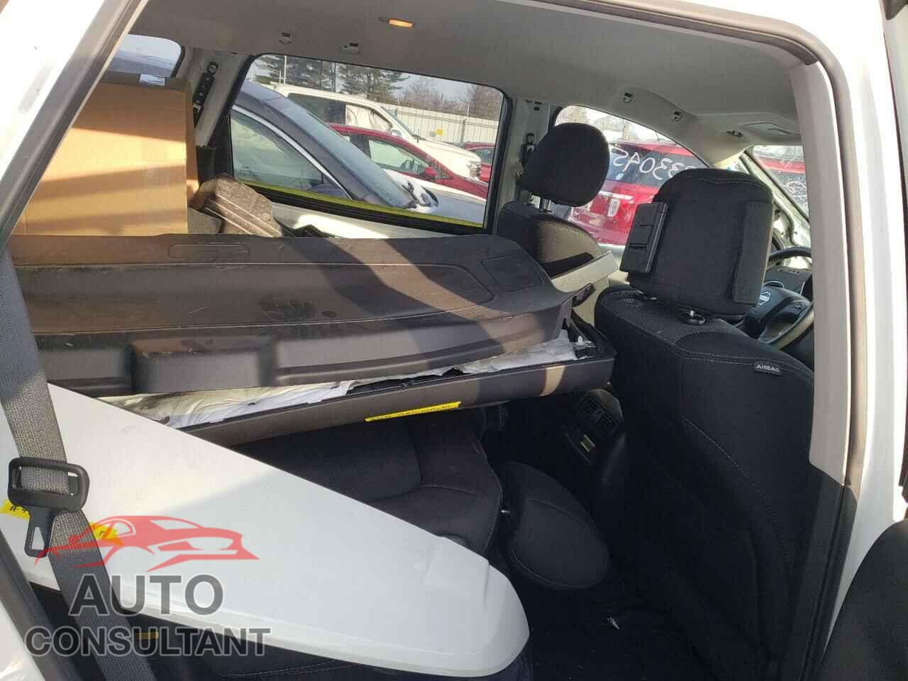 NISSAN PATHFINDER 2017 - 5N1DR2MM0HC626749