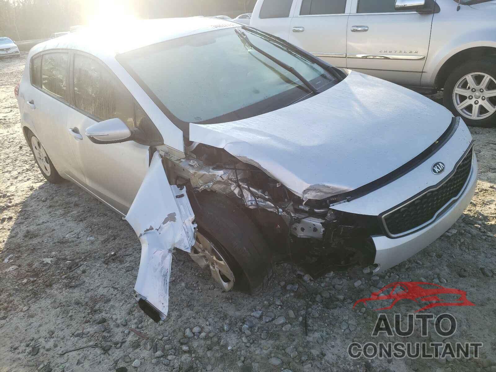 KIA FORTE 2017 - KNAFK5A81H5699687