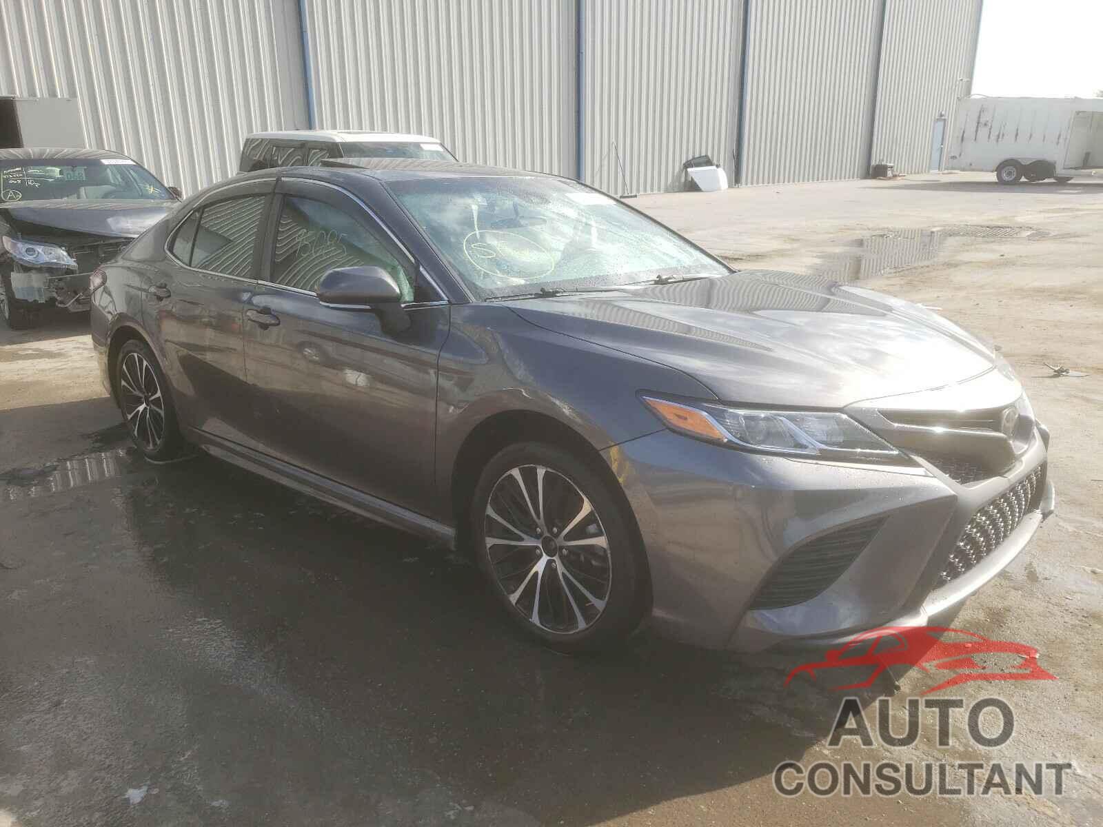 TOYOTA CAMRY 2018 - 4T1B11HK9JU585524