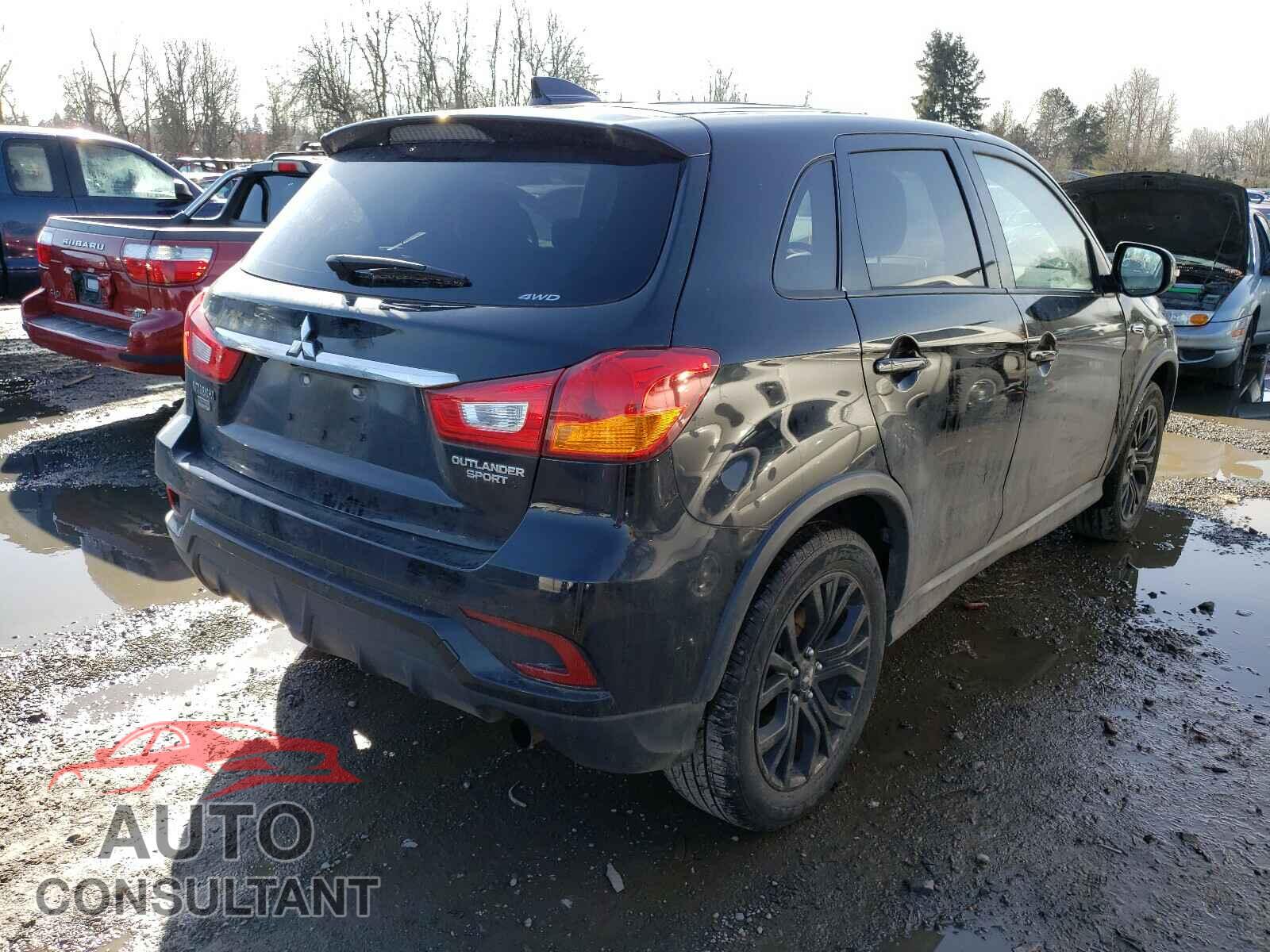 MITSUBISHI OUTLANDER 2018 - JA4AR3AU5JU005437