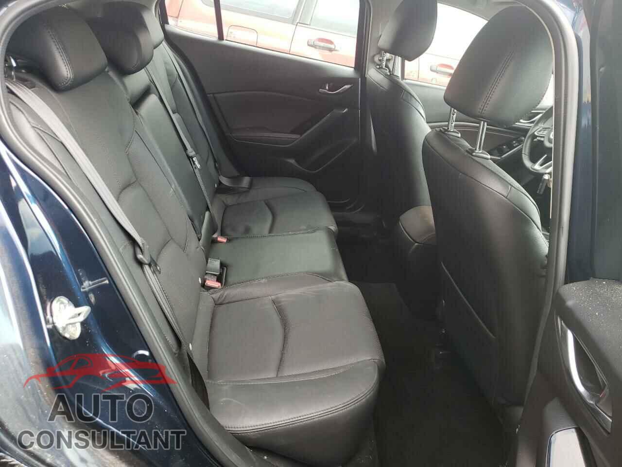 MAZDA 3 2018 - 3MZBN1M31JM163580