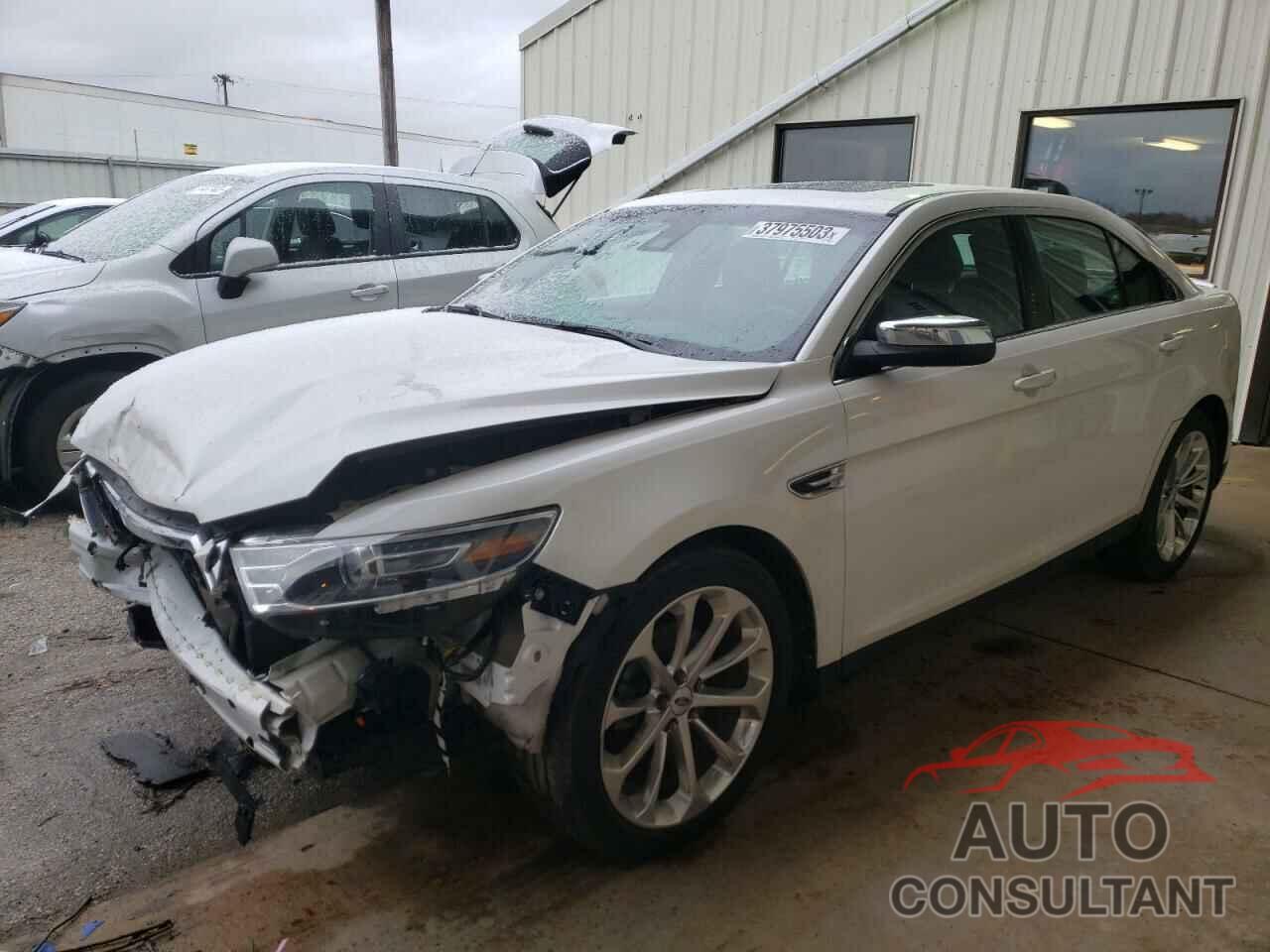 FORD TAURUS 2018 - 1FAHP2J88JG132940