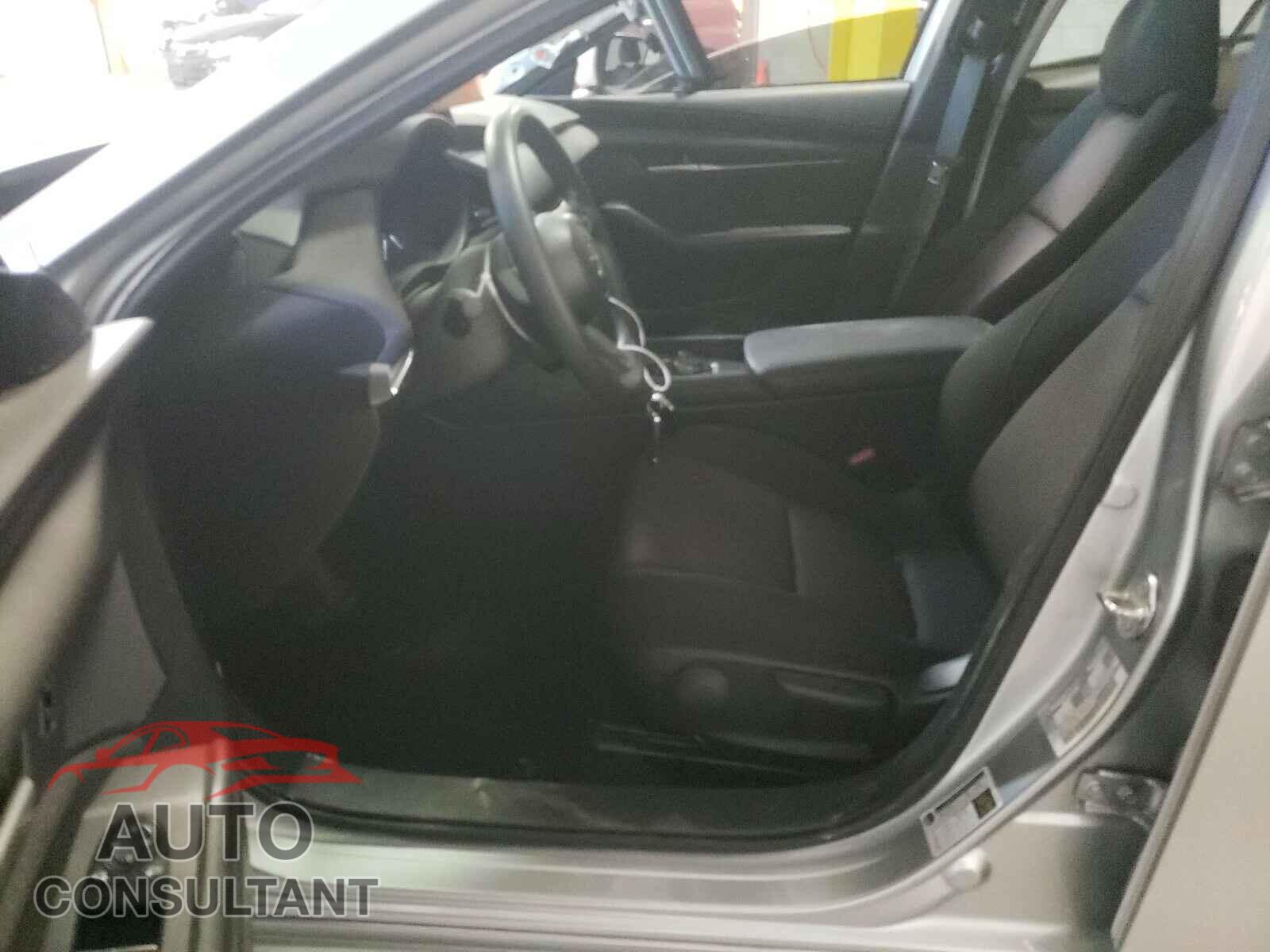 MAZDA 3 2019 - 3MZBPABL3KM113939