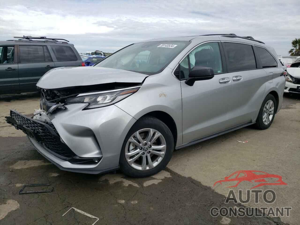 TOYOTA SIENNA 2022 - 5TDDSKFC4NS061025