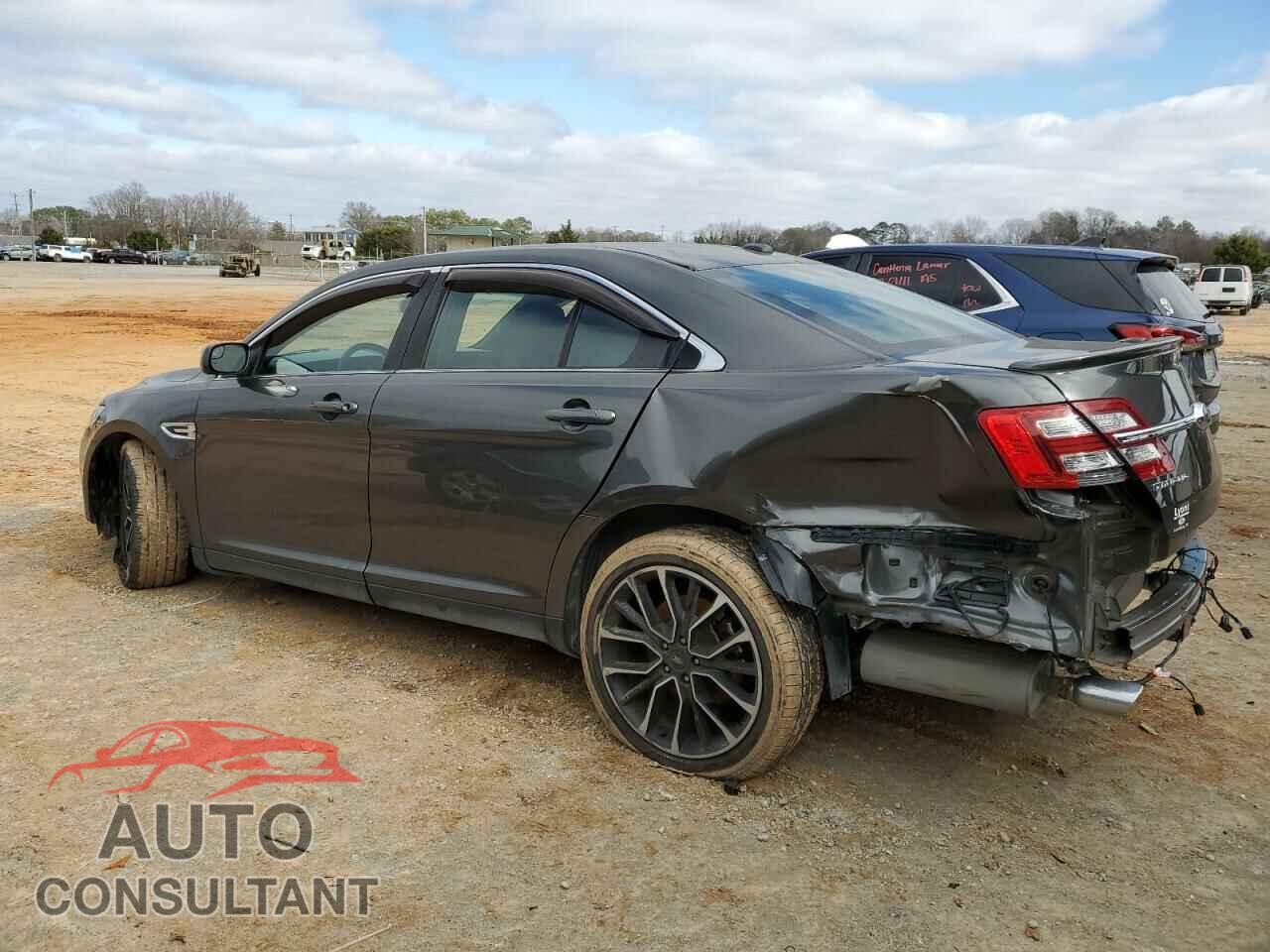 FORD TAURUS 2018 - 1FAHP2E86JG136253