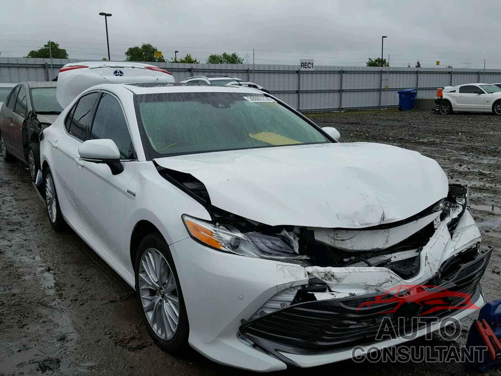 TOYOTA CAMRY 2018 - 4T1B21HKXJU500638
