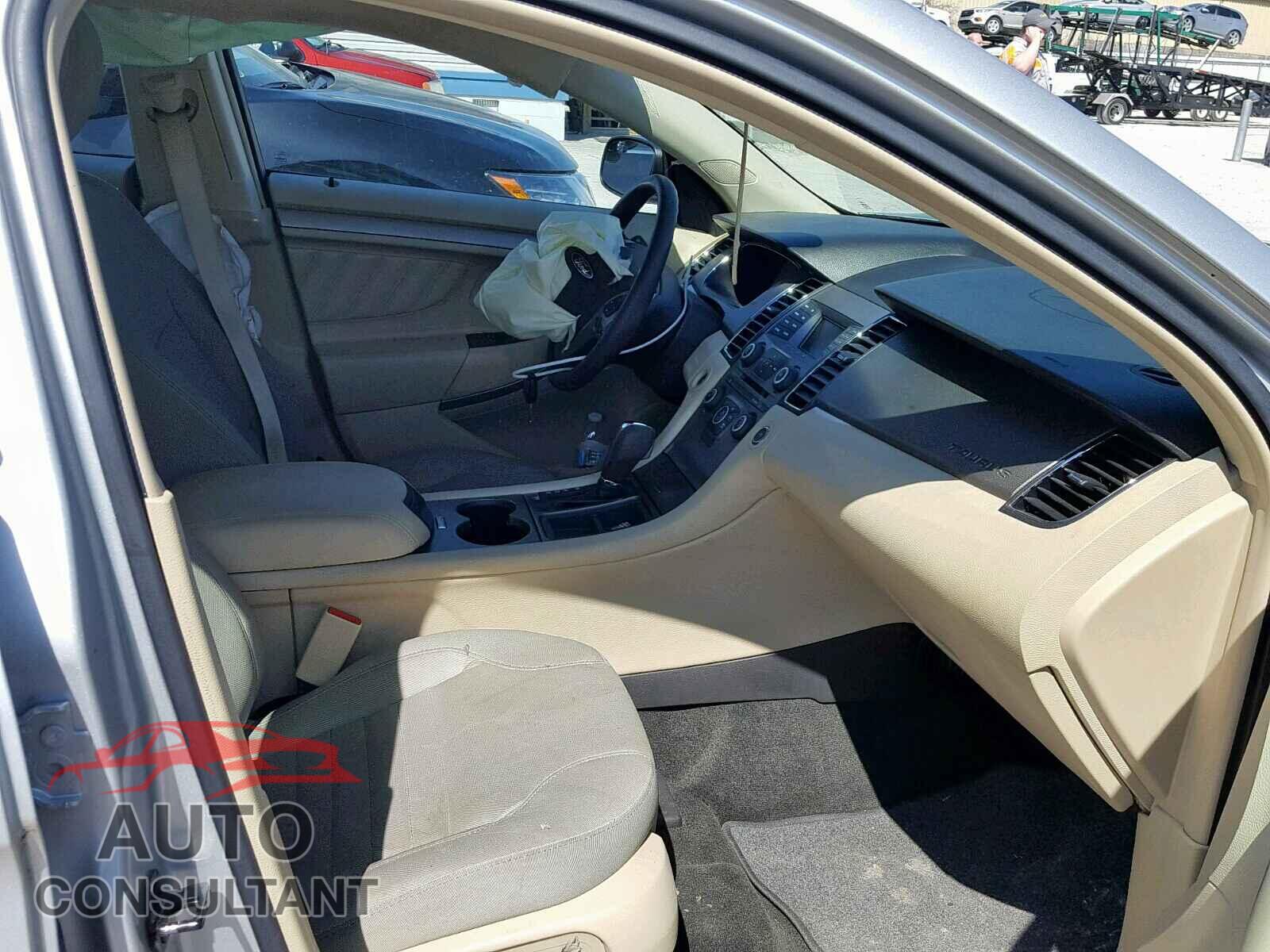 FORD TAURUS 2016 - 2HGFC2F62LH545420