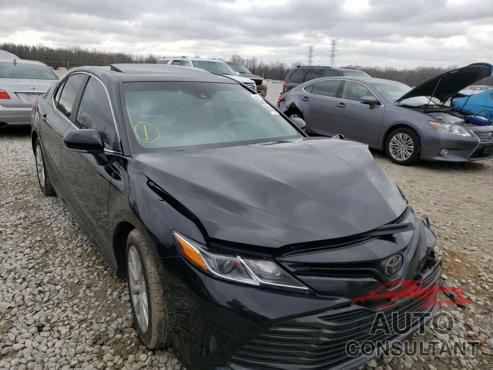 TOYOTA CAMRY 2018 - 4T1B11HKXJU512047