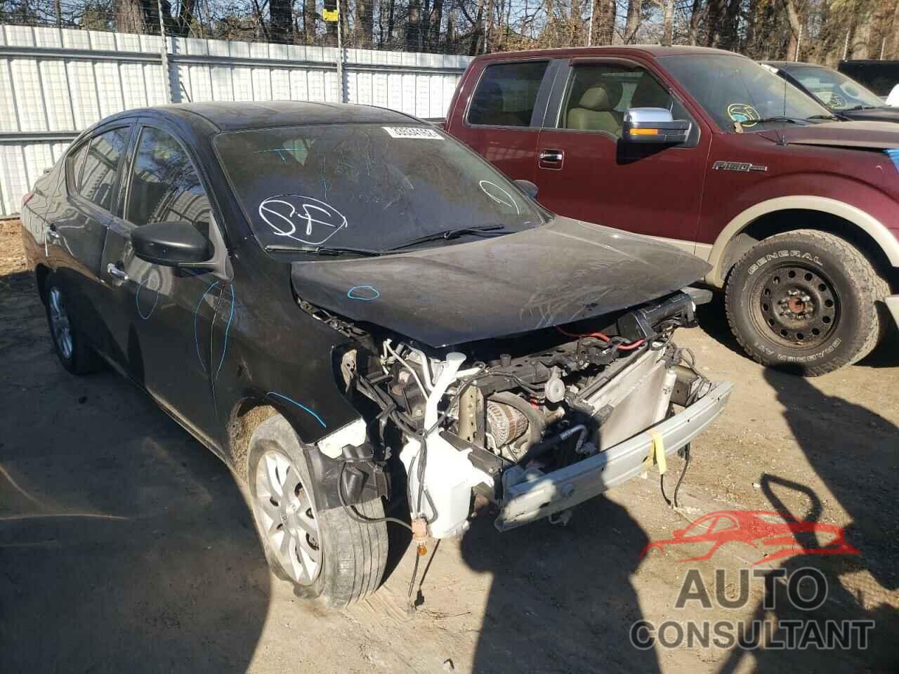 NISSAN VERSA 2018 - 3N1CN7AP7JL827021