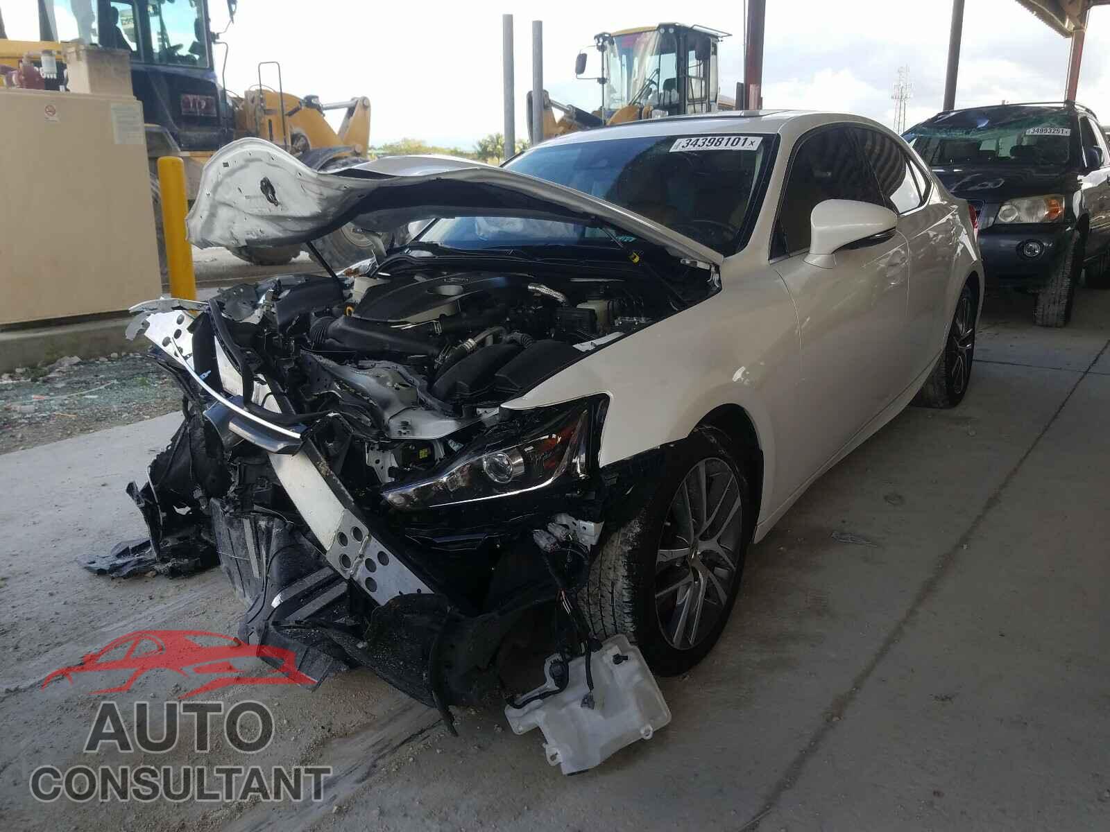 LEXUS IS 2020 - JTHAA1D27L5102971