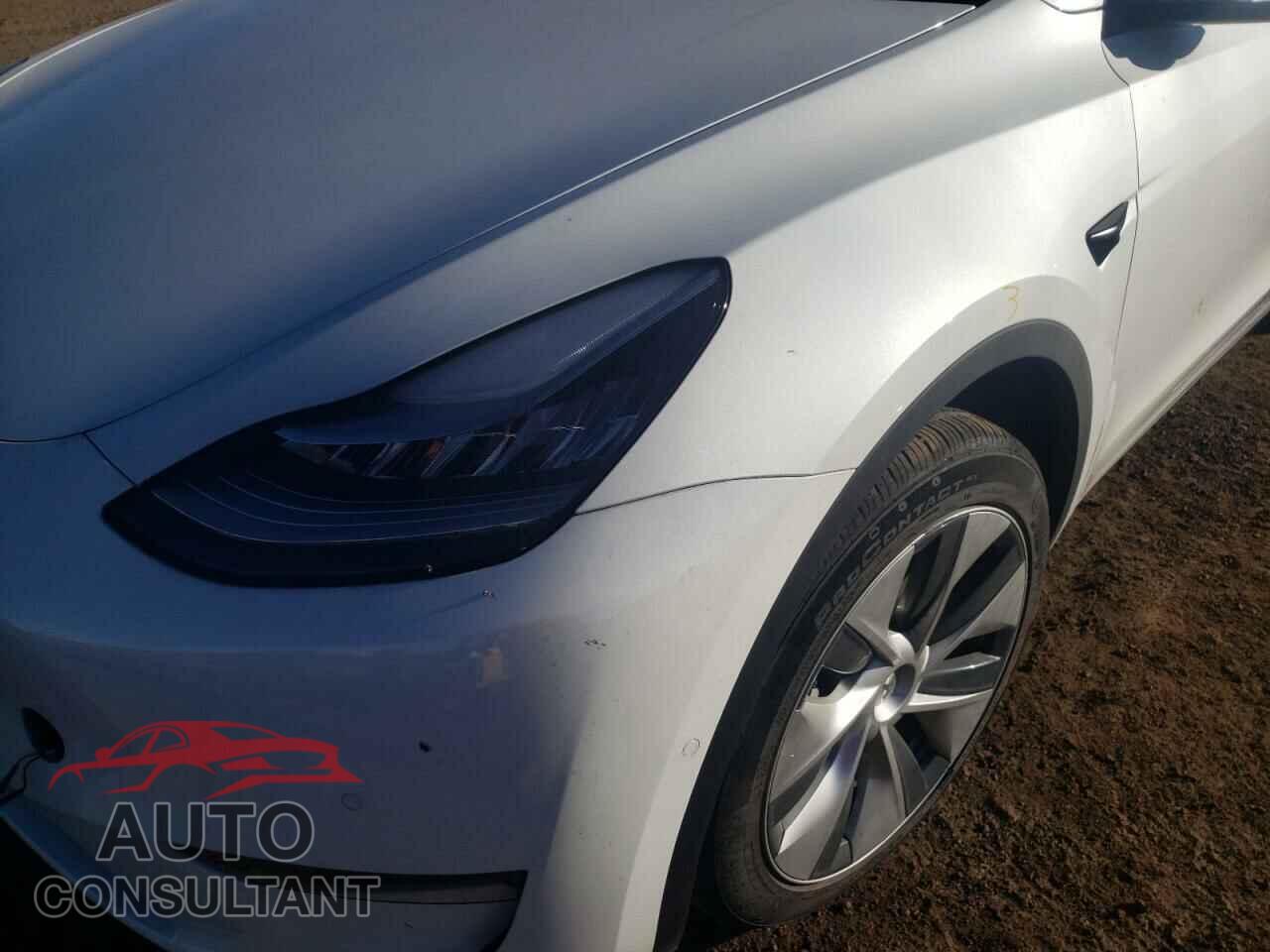 TESLA MODEL Y 2020 - 5YJYGDEE1LF015185