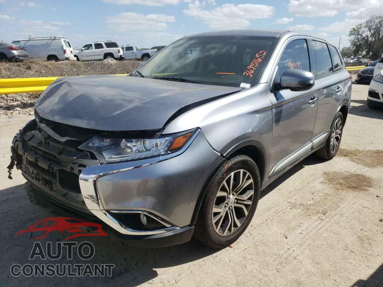 MITSUBISHI OUTLANDER 2017 - JA4AD3A33HZ028315