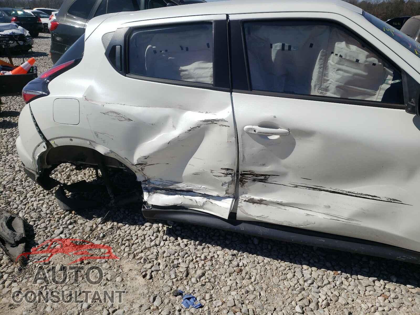 NISSAN JUKE 2017 - JN8AF5MR4HT705391