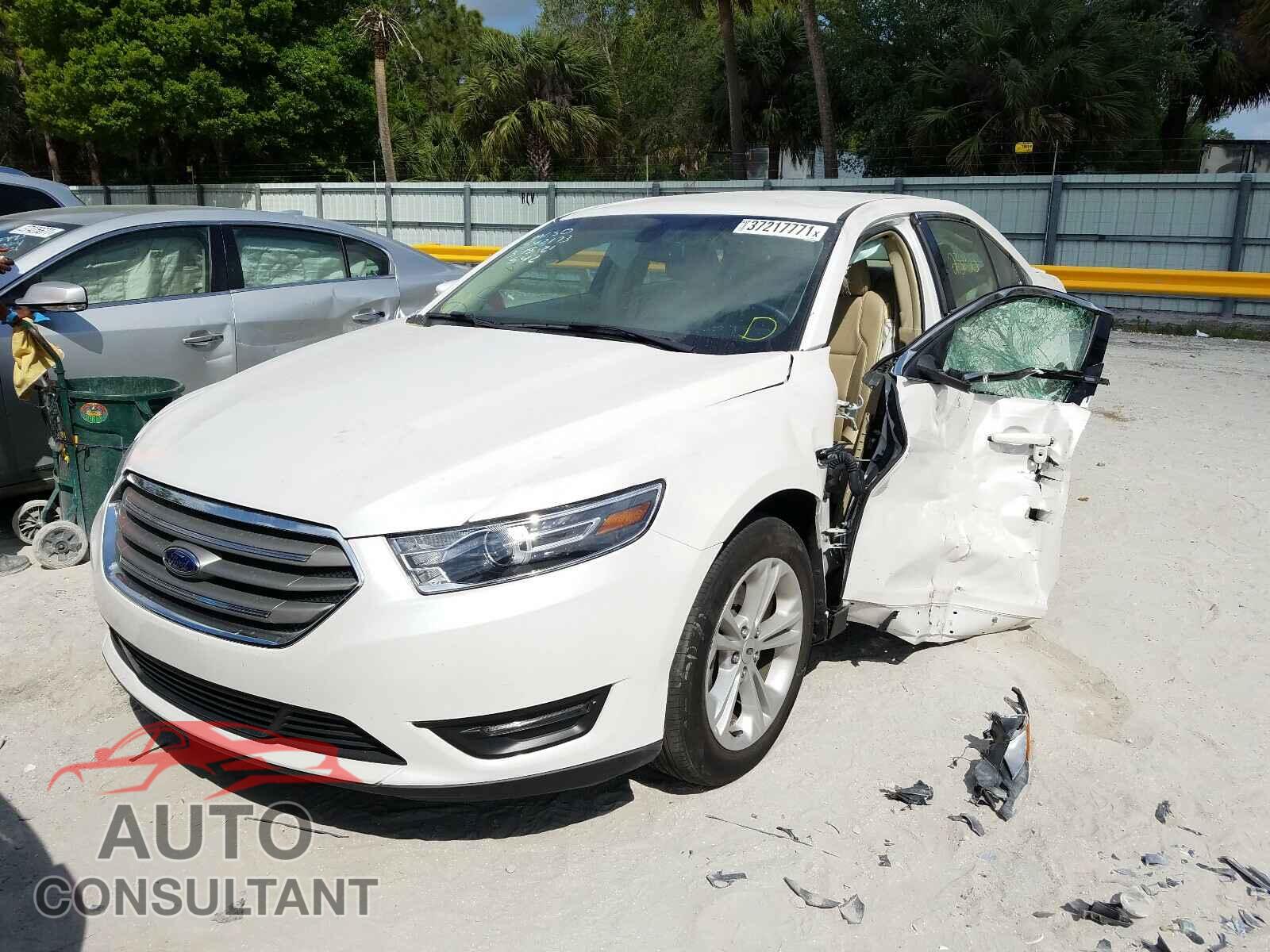FORD TAURUS 2017 - 1FAHP2E82HG144344