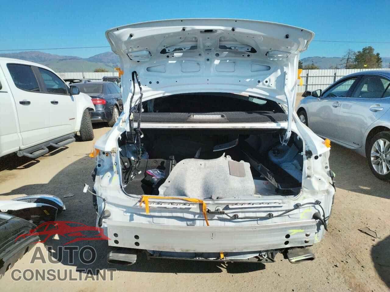 LEXUS IS 2018 - JTHBA1D29J5064192