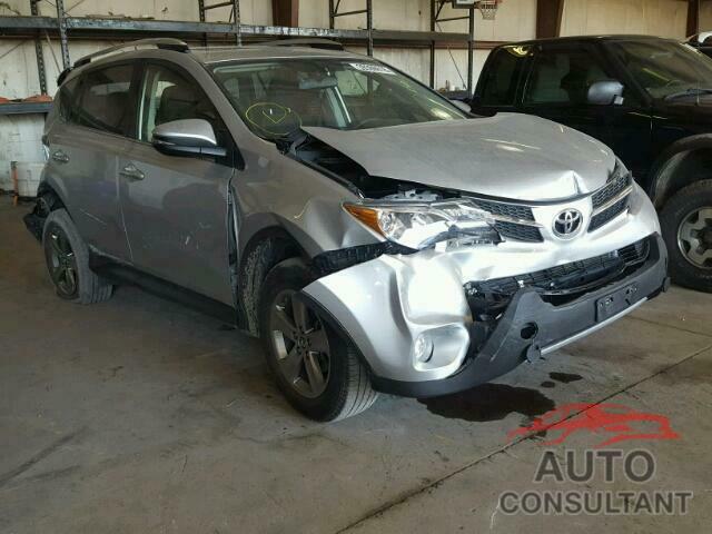 TOYOTA RAV4 XLE 2015 - JTMRFREV9FD127460