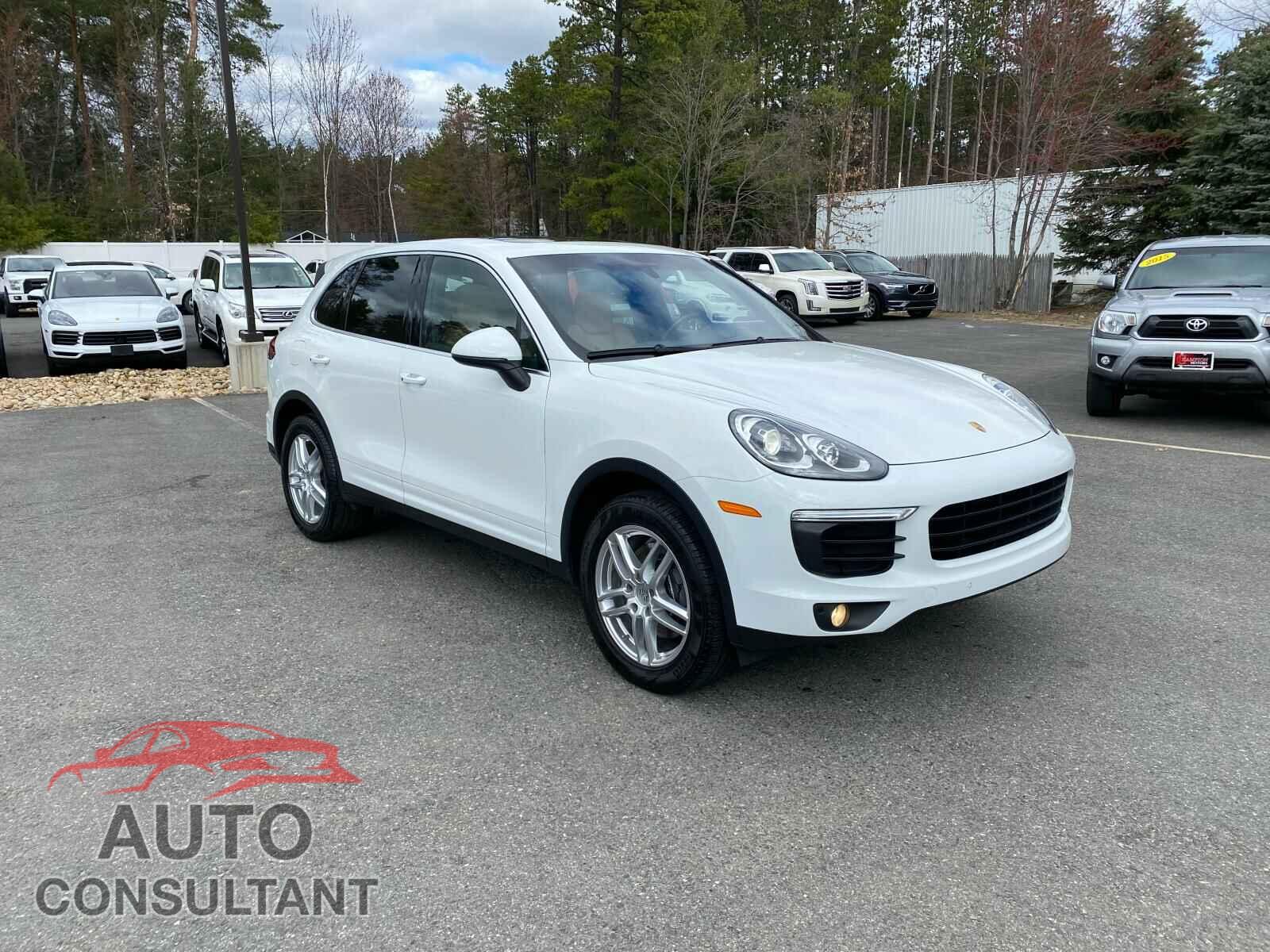 PORSCHE CAYENNE 2016 - WP1AA2A24GLA08686