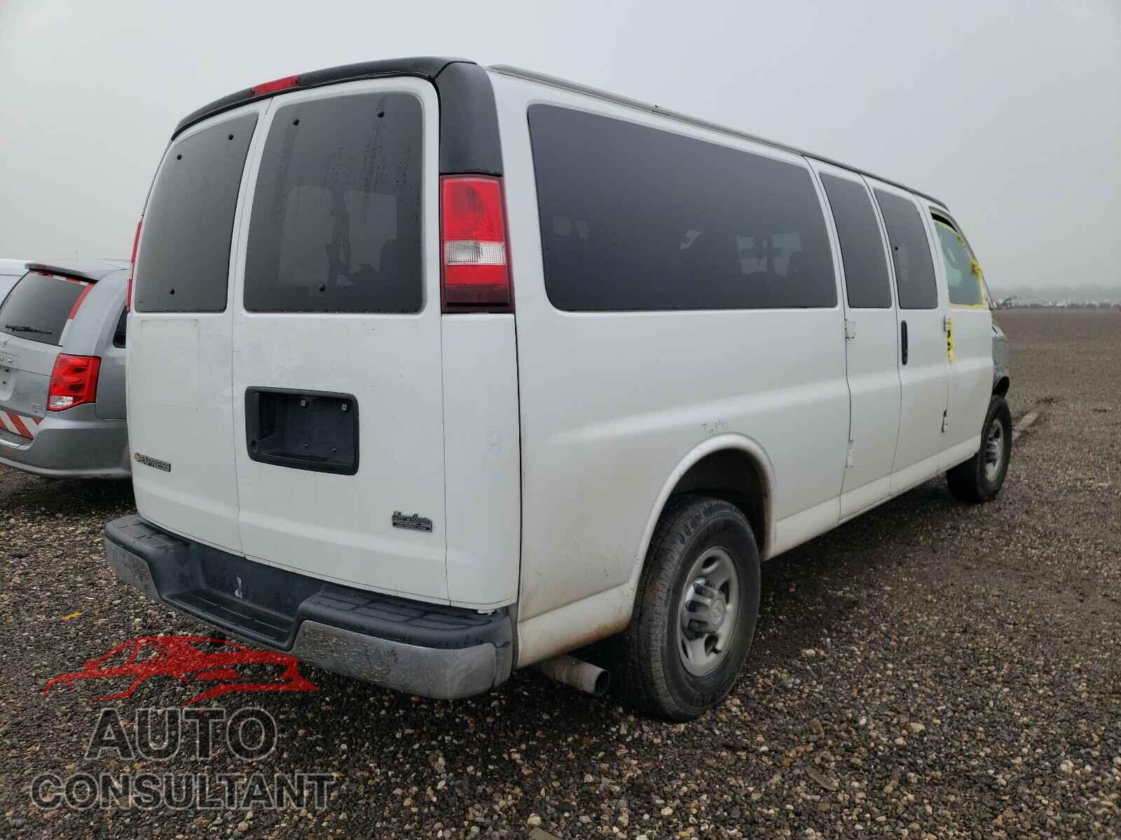 CHEVROLET EXPRESS 2017 - KNAE35LC4J6011823