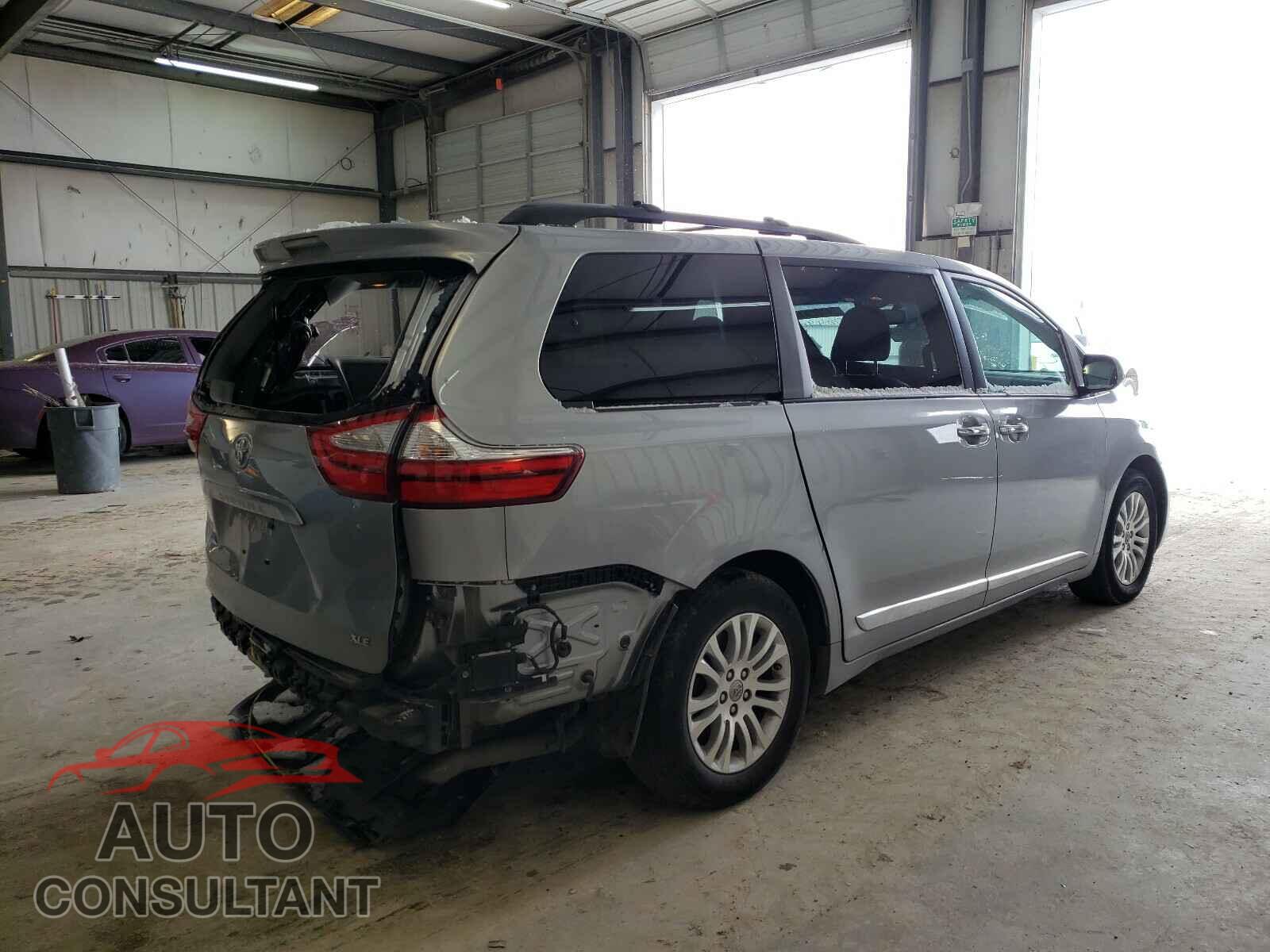 TOYOTA SIENNA 2017 - 5TDYZ3DC5HS856496